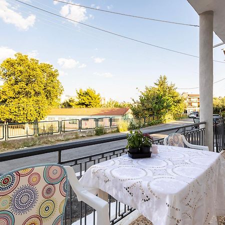 Kalamata'S Sunny Retreat Near The Historic Center المظهر الخارجي الصورة