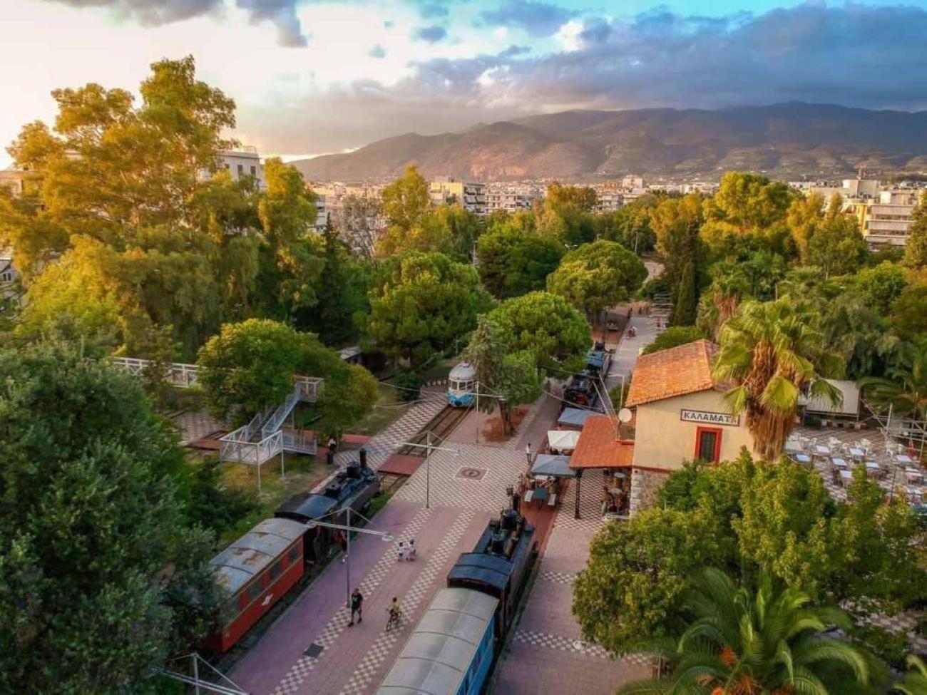 Kalamata'S Sunny Retreat Near The Historic Center المظهر الخارجي الصورة