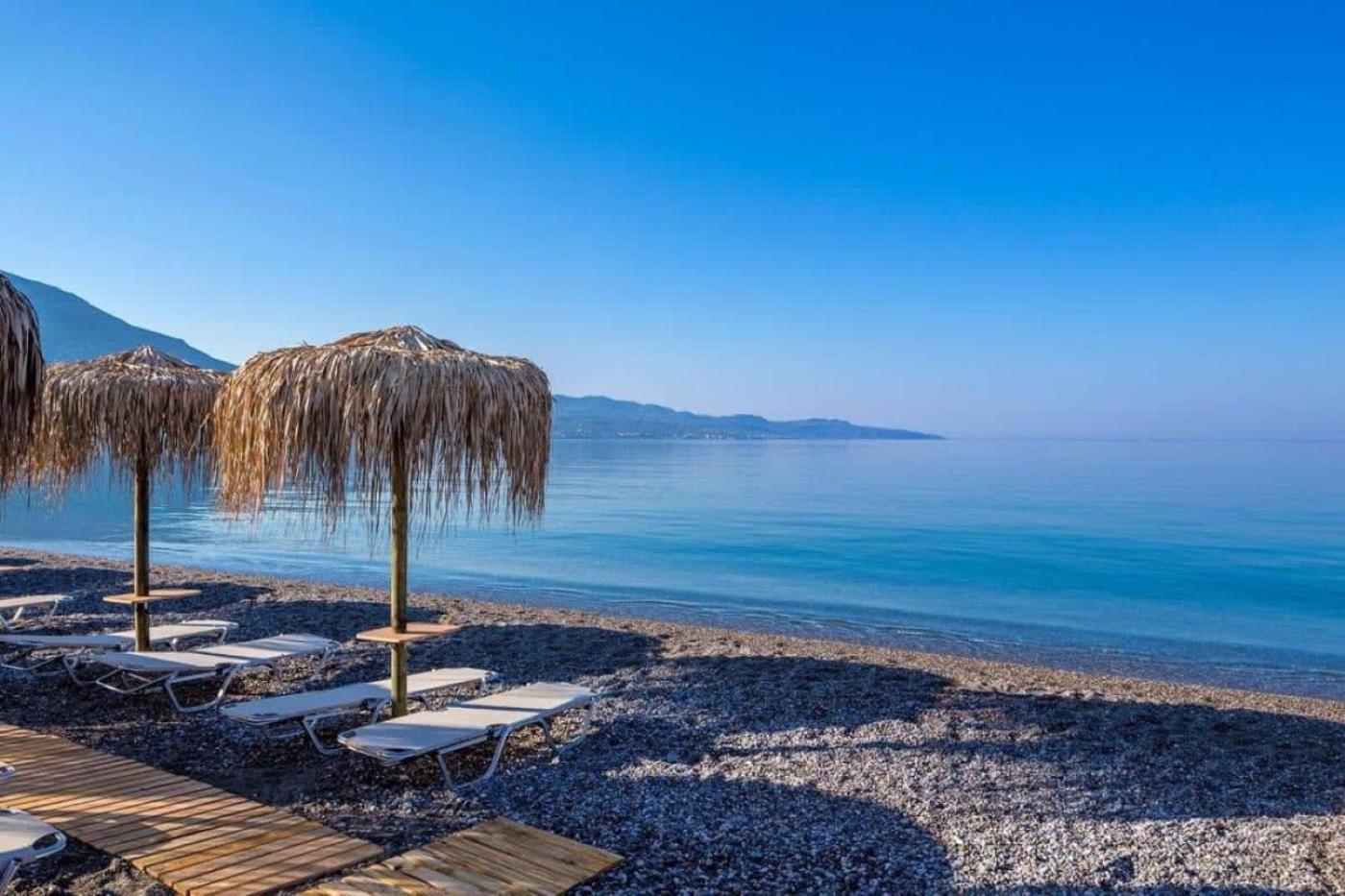 Kalamata'S Sunny Retreat Near The Historic Center المظهر الخارجي الصورة