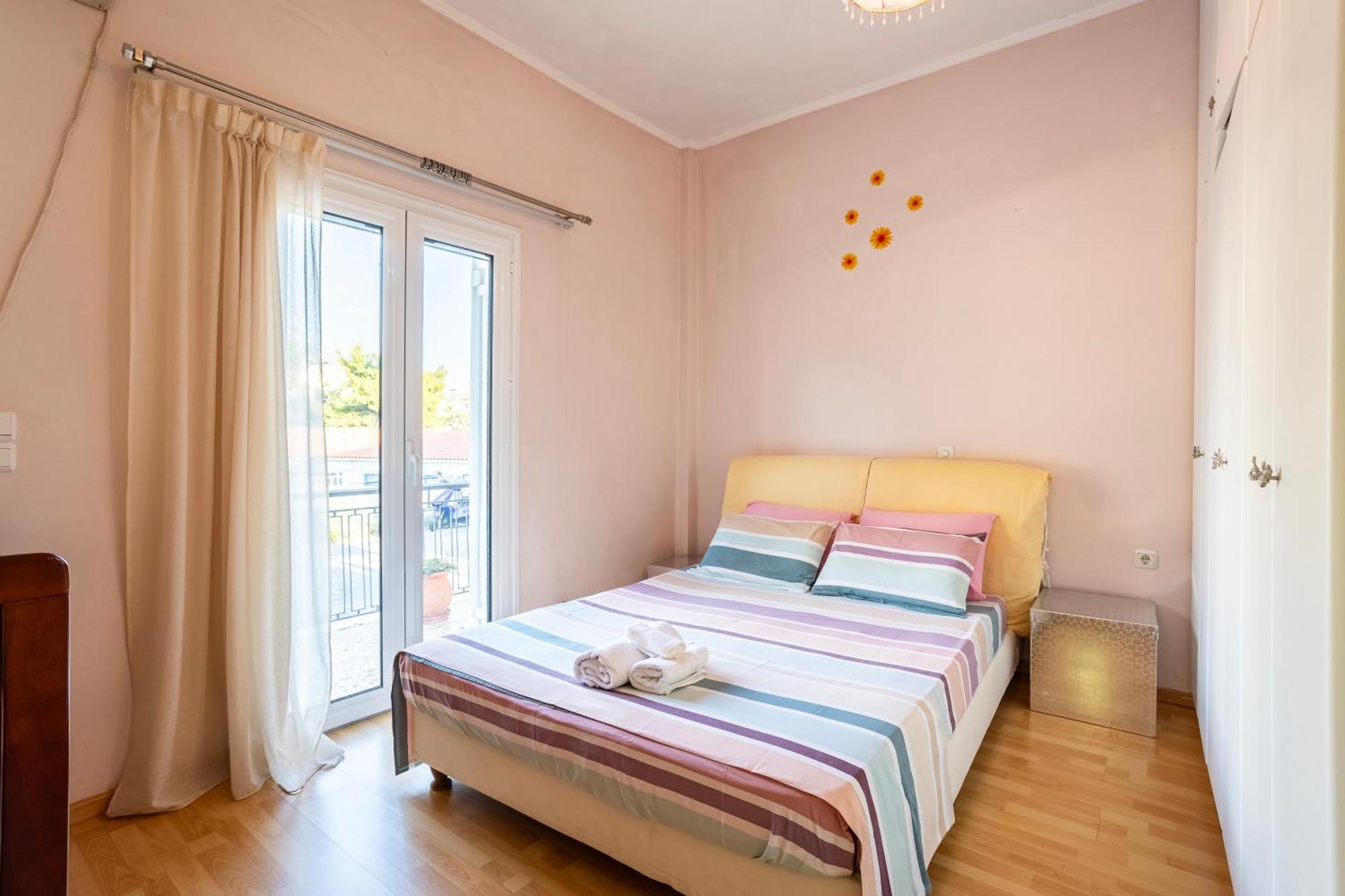 Kalamata'S Sunny Retreat Near The Historic Center المظهر الخارجي الصورة