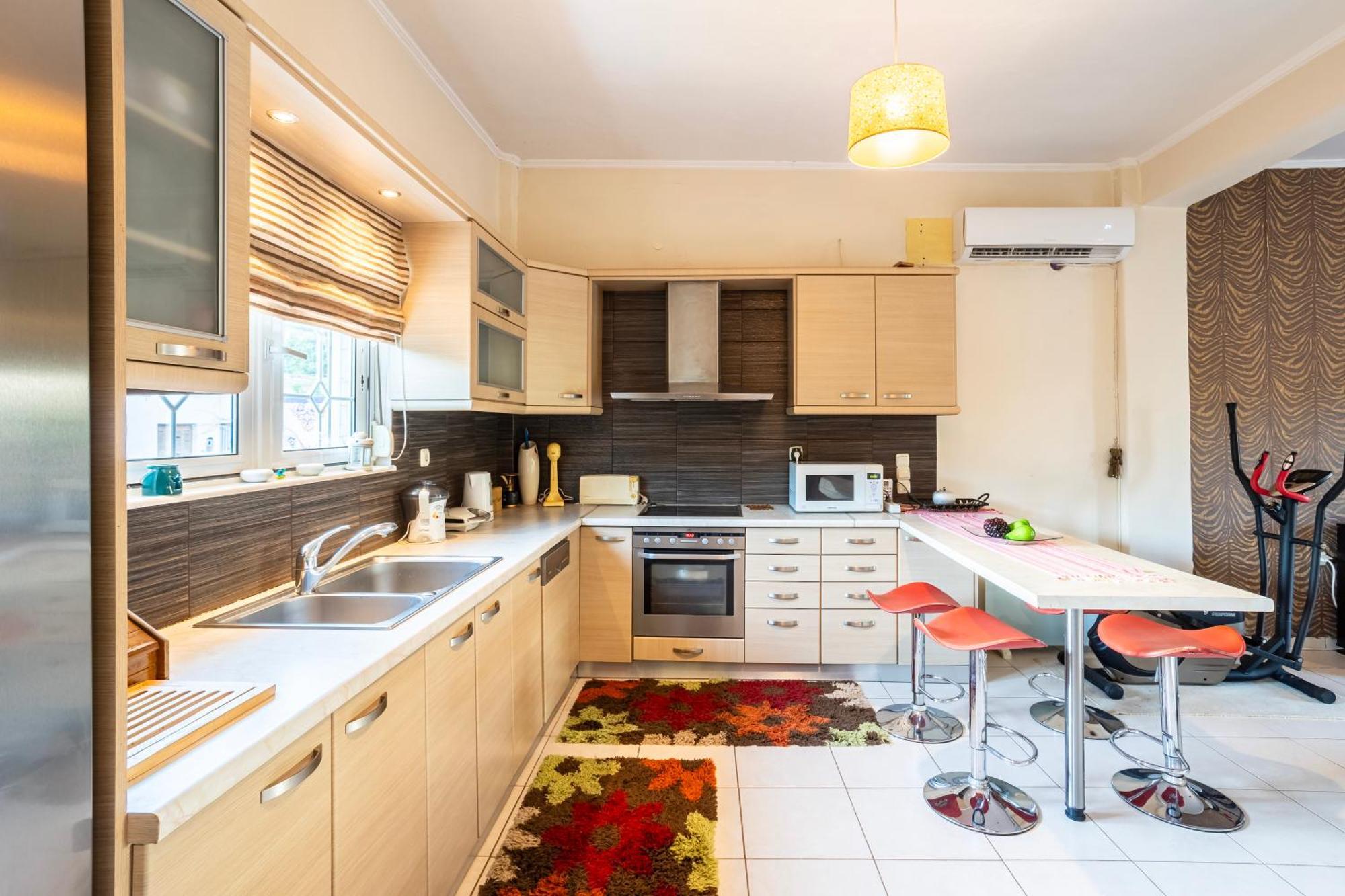 Kalamata'S Sunny Retreat Near The Historic Center المظهر الخارجي الصورة