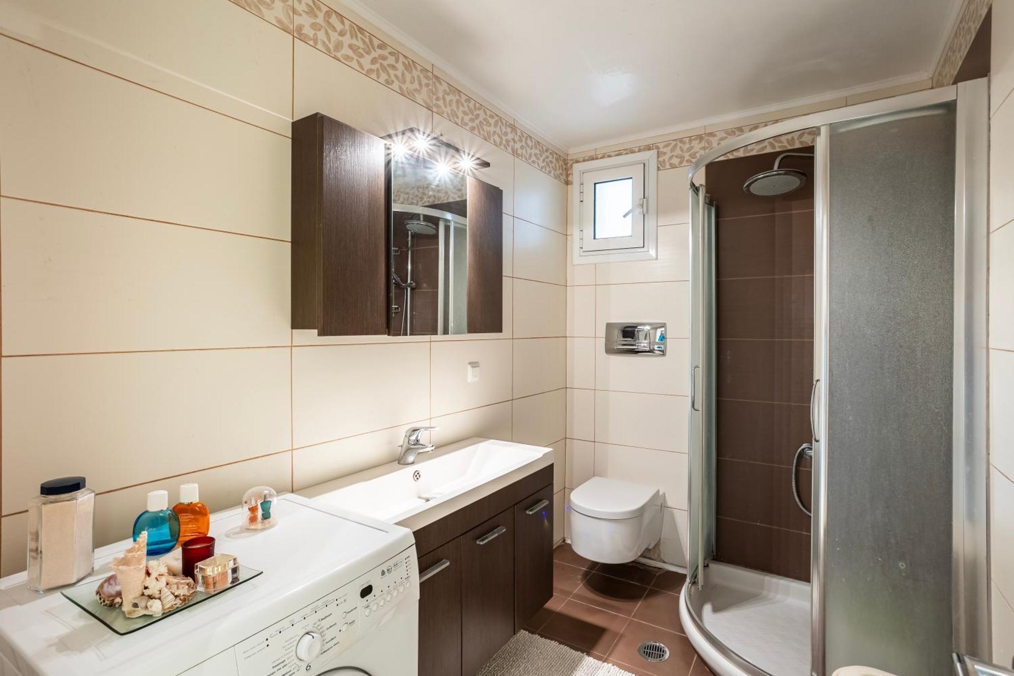 Kalamata'S Sunny Retreat Near The Historic Center المظهر الخارجي الصورة