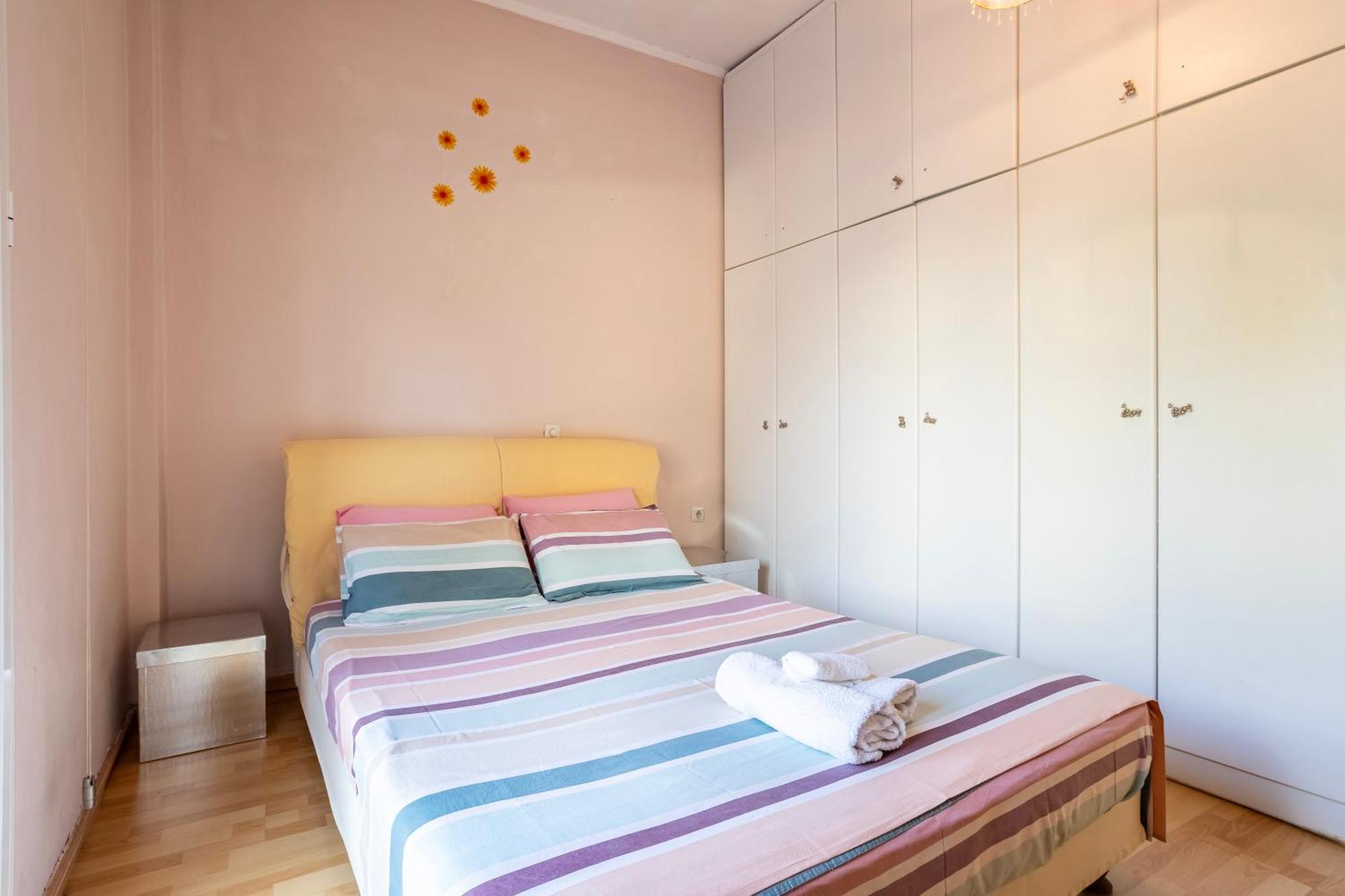 Kalamata'S Sunny Retreat Near The Historic Center المظهر الخارجي الصورة