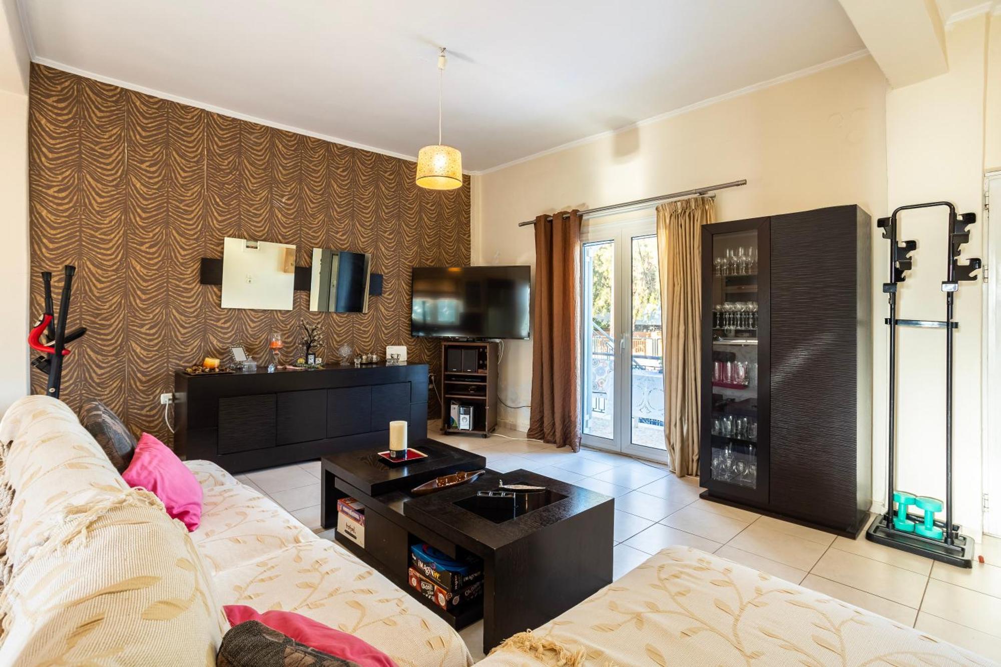 Kalamata'S Sunny Retreat Near The Historic Center المظهر الخارجي الصورة